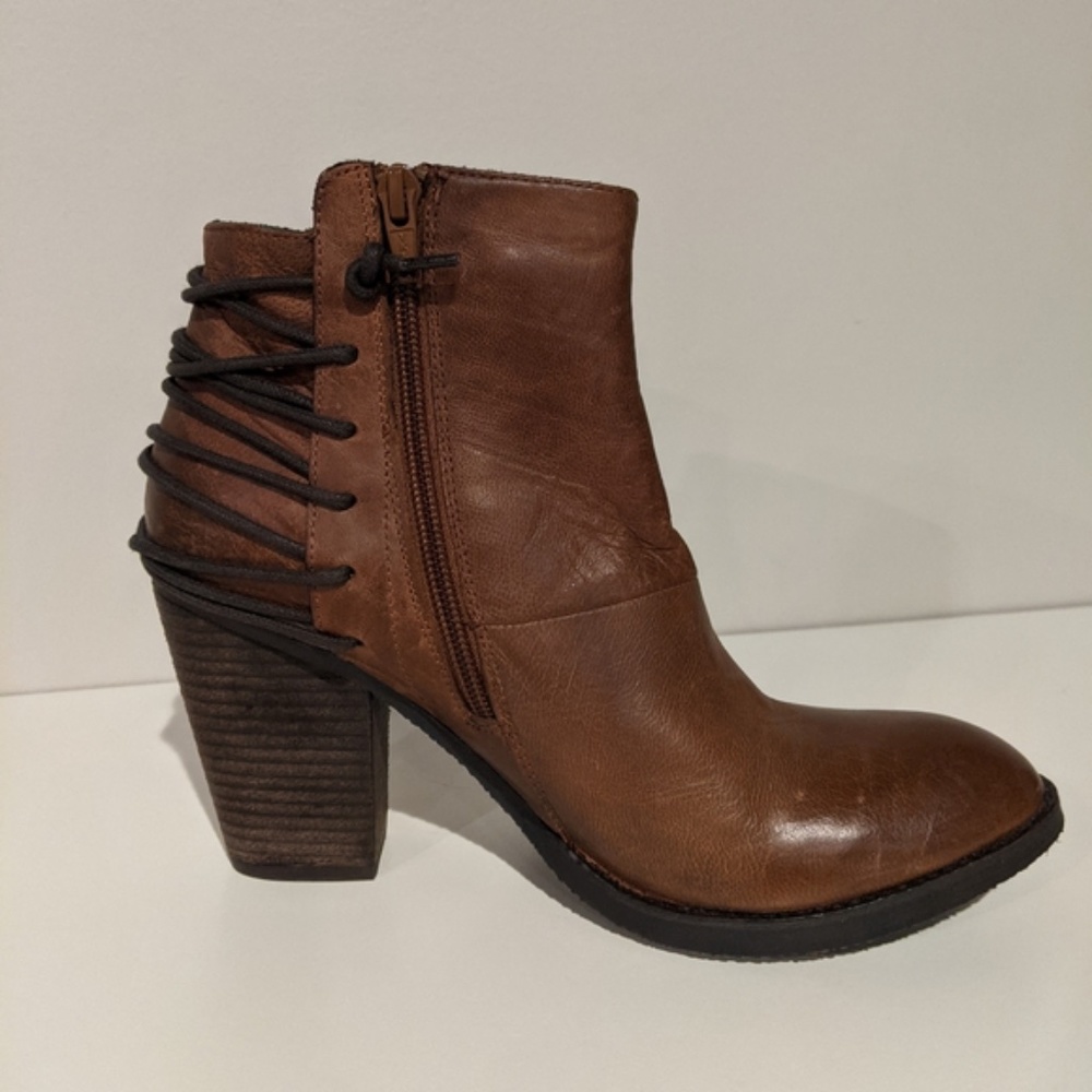 Steve Madden Raglin Brown Bootie size 8